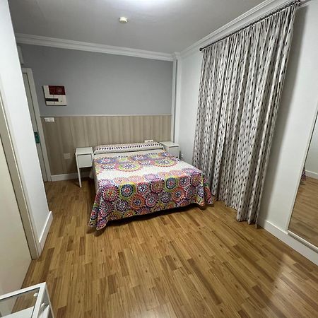 Hotel Dila Велес-Малага Екстер'єр фото
