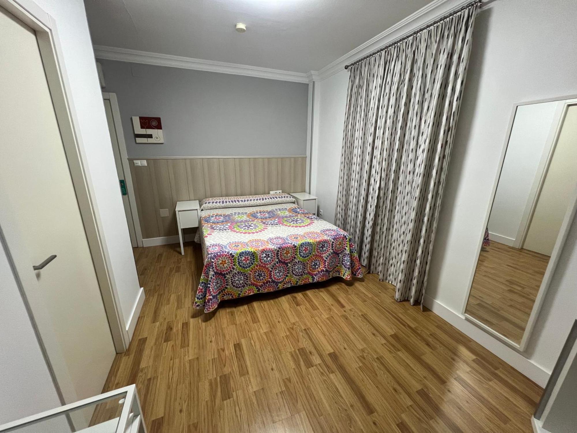 Hotel Dila Велес-Малага Екстер'єр фото